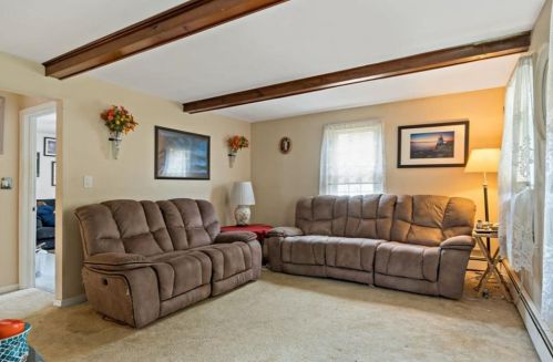 19 Pontiac Rd, South Kingstown RI  02882-1209 exterior