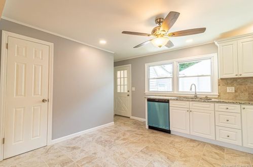 23 Mcintosh Ave, Uncasville CT  06382-2227 exterior