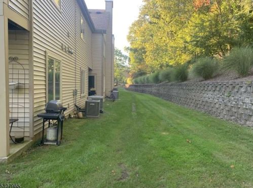 79 Sunrise Dr, Whippany NJ  07981 exterior