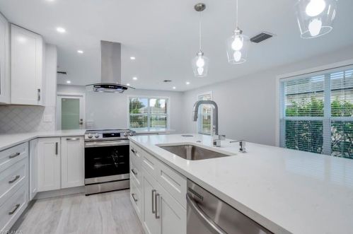 623 104th Ave, Naples FL  34108-3228 exterior