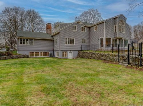417 Mountain Rd, Hartford, CT 06107-1030
