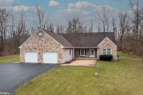 880 Cedarville Rd, Pottstown, PA 19465-7620