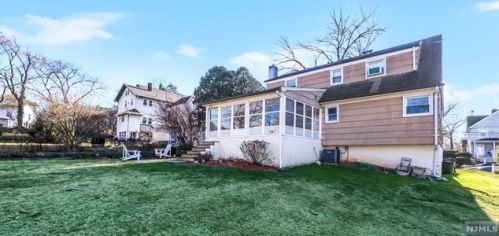 525 Oritani Pl, Teaneck NJ  07666-1637 exterior