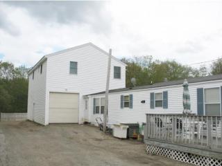 246 Main St, Seabrook NH  03874-4621 exterior