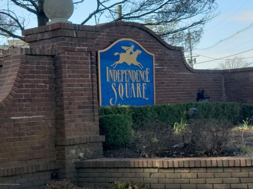 30 Remington Dr, East Freehold, NJ 07728-5133