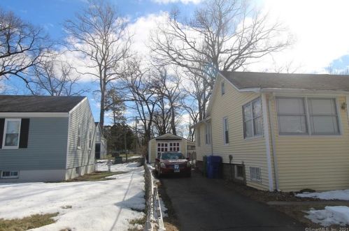 71 Elizabeth Ave, Bloomfield, CT 06002-3835