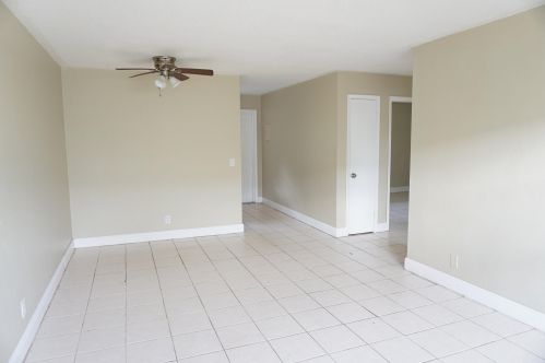 1601 37th St, West Palm Beach, FL 33404-2075