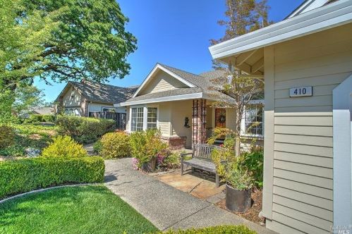 410 Woodley Way, Santa Rosa, CA 95409-6402