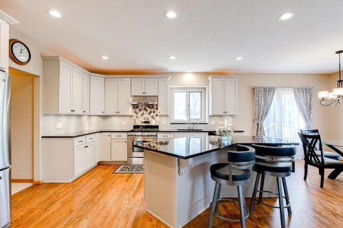 8911 Highland Bay, Saint Paul, MN 55125-9391