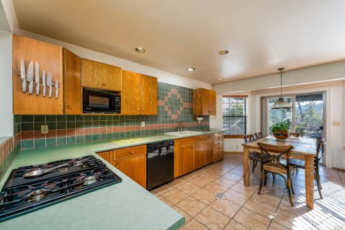 359 Laurel St, Willits CA  95490-3703 exterior