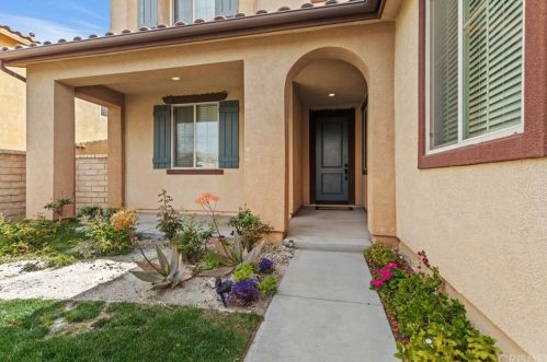 27114 Aspen Pl, Santa Clarita, CA 91387-6944