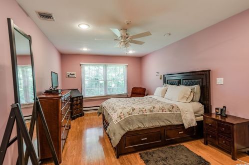 35 Standish Dr, Mount Sinai NY  11766-2621 exterior