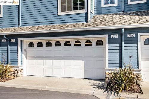 254 E St, Benicia CA  94510-3274 exterior