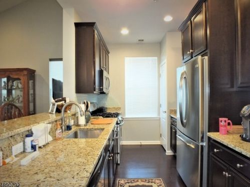 1503 Meadow Brook Ct, Whippany NJ  07981-1240 exterior