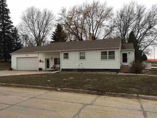 102 Broadway St, Wausa, NE 68786-1514