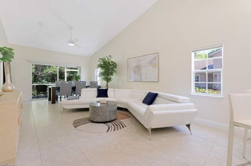 3525 Avion Woods Ct, Naples, FL 34104-4073