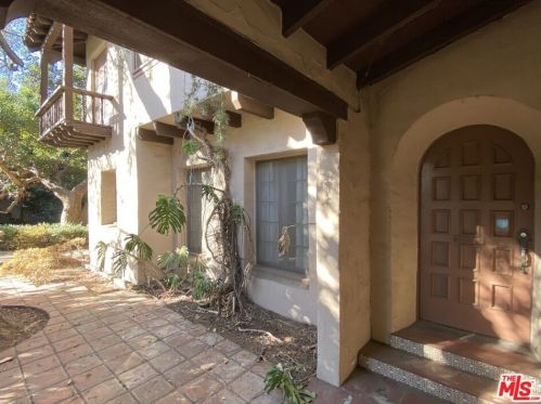 10317 Valley Spring Ln, North Hollywood, CA 91602-2933