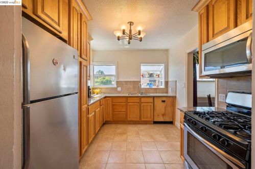 2350 109, Oakland CA  94603-4115 exterior