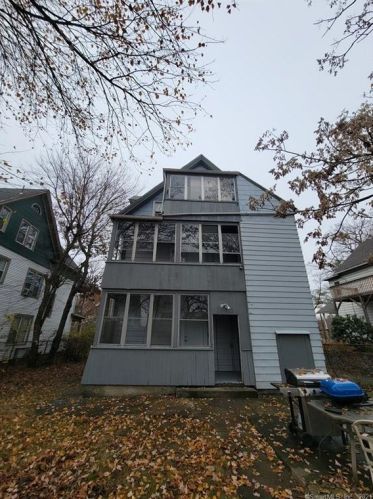 39 Idylwood Ave, Waterbury, CT 06705-1003
