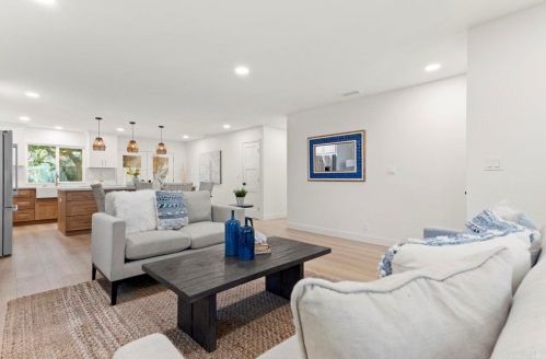 2079 Park Dale Ln, Encinitas CA  92024-4325 exterior