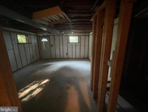 504 Church St, Charles Town WV  25414-1314 exterior