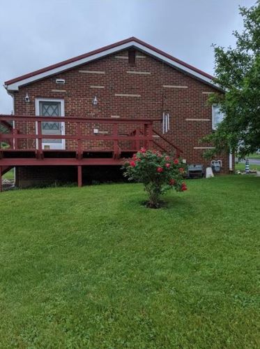 812 1st St, East Brady PA  16028-0015 exterior