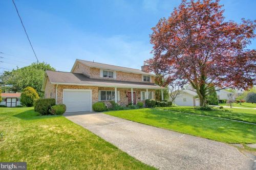 241 33rd St, Camp Hill, PA 17011-2602