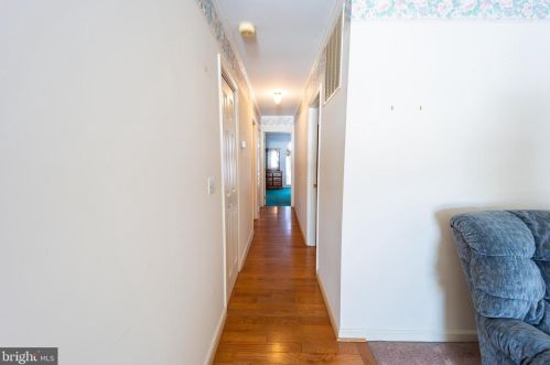 20 Gideon Ln, Falling Waters WV exterior