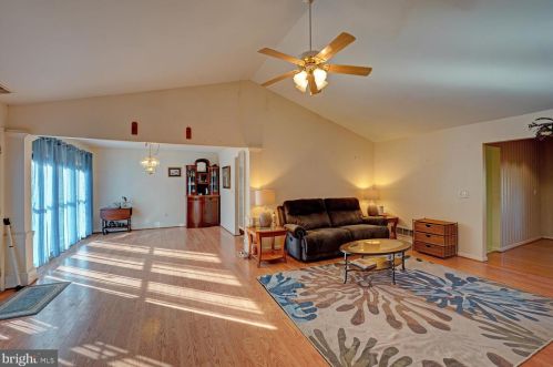 102 Falmouth Way, Dover DE  19904-5390 exterior