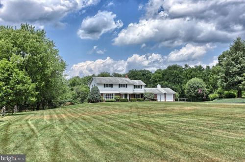 106 Skyline Dr, Navy Sup Dpt, PA 17050-1752