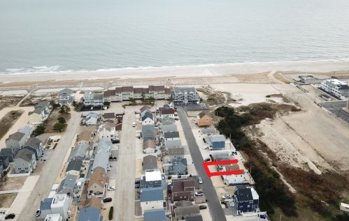 17 Colony Rd, Pelican Island, NJ 08751-1709
