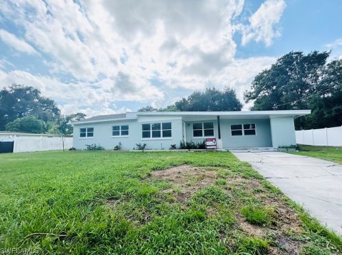 8310 Sun Dr, Orlando, FL 32809-7617