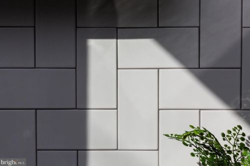 24 New St, Lancaster PA  17602-2047 exterior