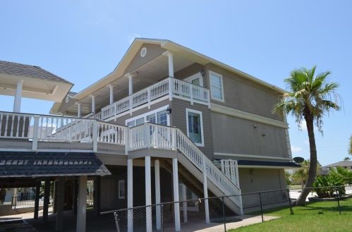 534 Paradise Dr, Galveston TX  77554-6188 exterior
