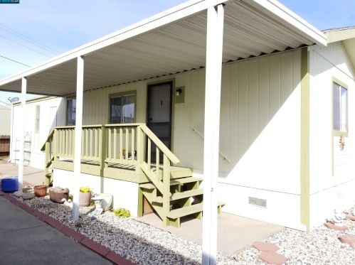 46 Cayuga St, Oakley, CA 94561-1661