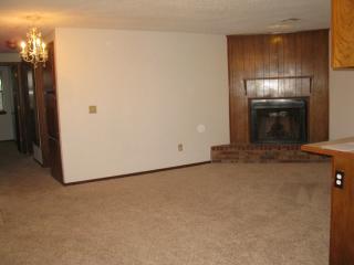 310 Corona Dr, Oklahoma City OK  73149-1927 exterior
