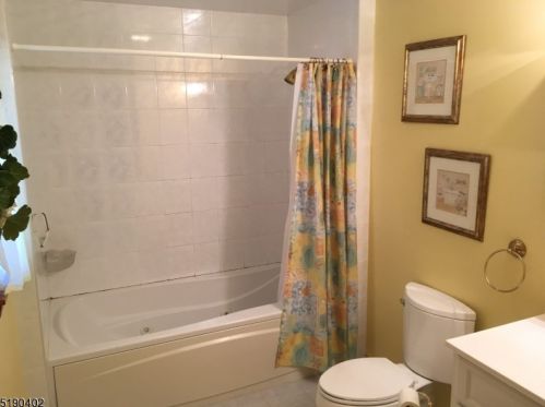 40 Jacobus Ave, Little Falls NJ  07424-2305 exterior