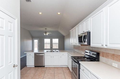 1124 Mourning Dove Dr, Burleson, TX 76028-0301