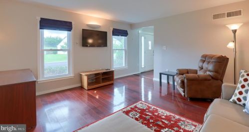 194 Jonathan Way, Red Lion PA  17356-9044 exterior