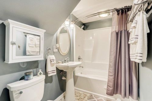 709 Westowne Ave, Waukesha WI  53188-2833 exterior