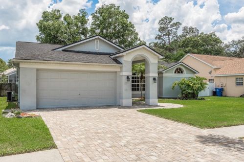 10050 Hermosillo Dr, New Port Richey, FL 34655-4316