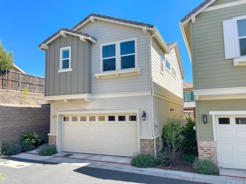 329 Oak Hill Rd, Lake Nacimiento, CA 93446
