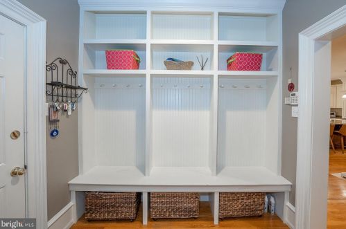 315 Blackburn Dr, Berwyn PA  19312-2801 exterior