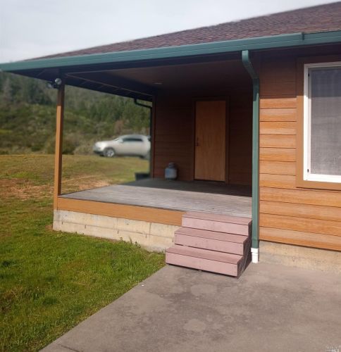 5480 Canyon Rd, Willits CA  95490-9242 exterior