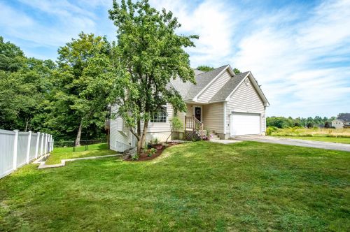26 Dover Point Rd, Dover, NH 03820-4687