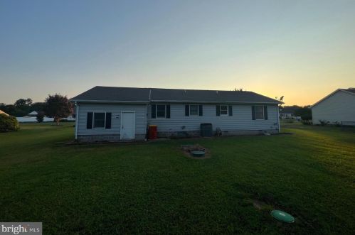 301 Winding Brooke Dr, Seaford, DE 19973-4813