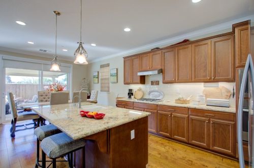 2864 Westport Cir, Valley Home CA  95361-8162 exterior