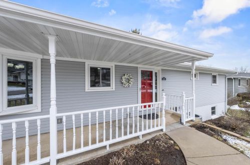 415 Park View Dr, Mount Horeb, WI 53572-1634