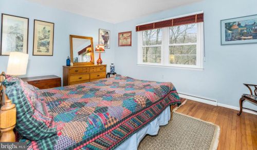 10 Cliffe Dr, Wilmington DE  19809-1602 exterior