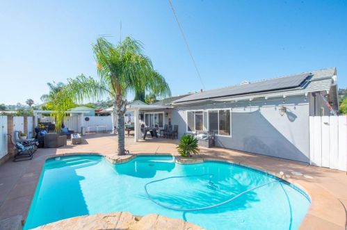 1031 Gale St, Escondido CA  92027-1230 exterior